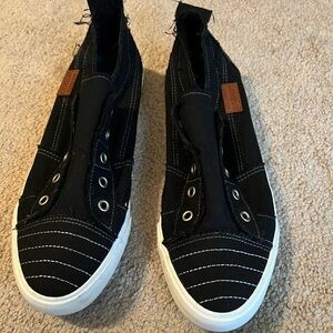 Women’s Jenn Aadoa sport black slip on sneakers